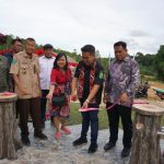 Resmikan Beberapa Pembangunan Dan Serahkan Bantuan Unit Pengangkut Sampah, Wabup Kukar Harap Sinergitas Program CSR Terus Berjalan