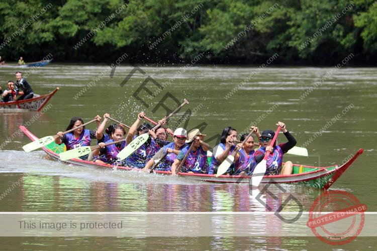 Saksikan dan Beri Semangat Peserta Lomba Dayung, Bupati Mahulu Pastikan Keamanan Perlombaan
